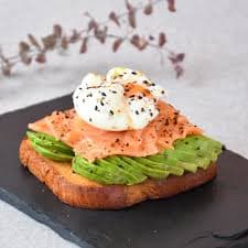 Tostada de salmón